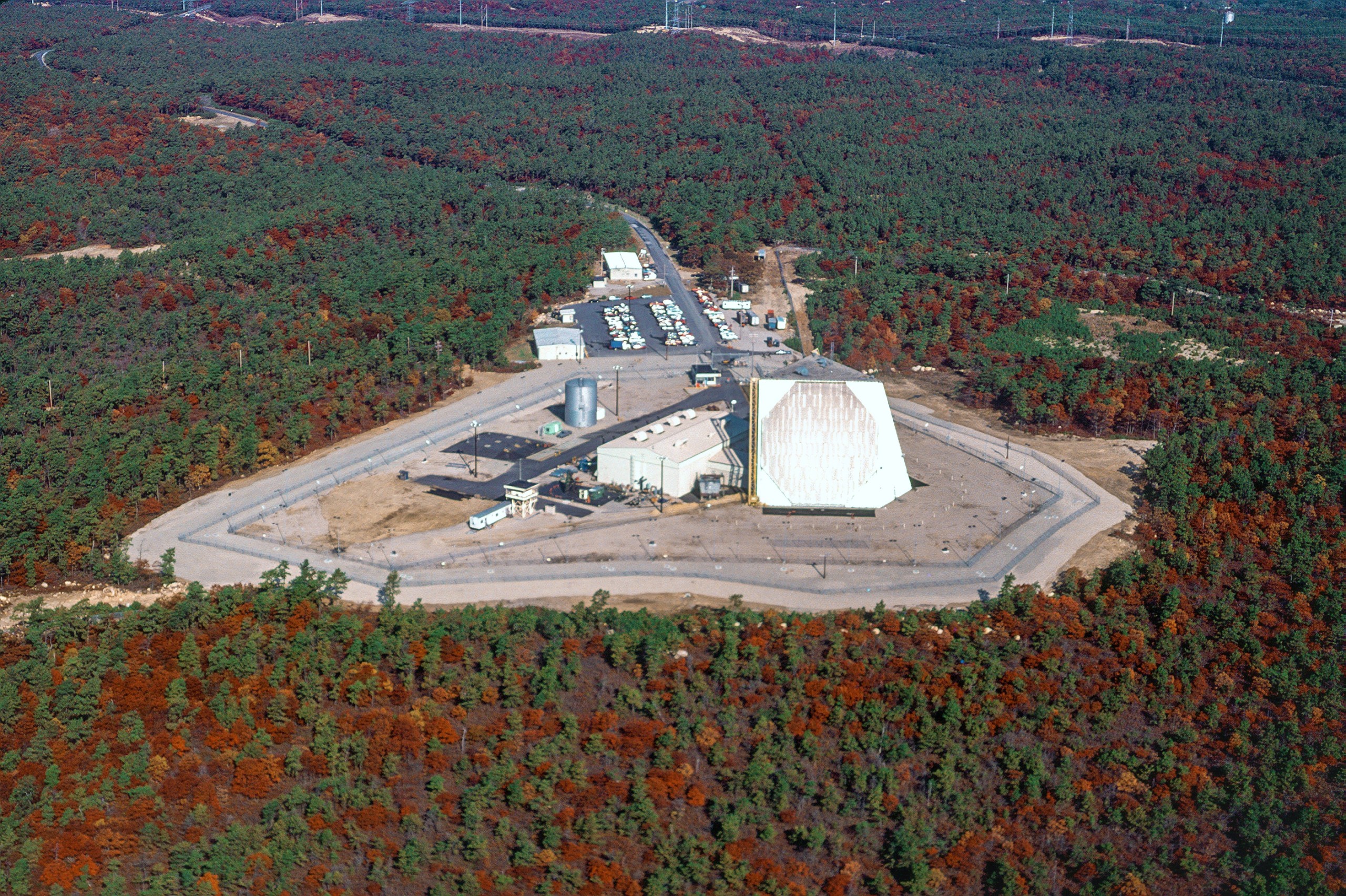 PAVE PAWS (AN/FPS-115)